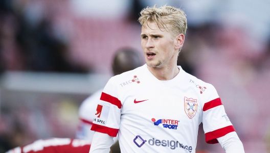 Simon Strand klar för Östers IF.